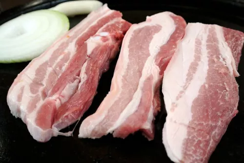 Курское предприятие экспортировало первые 112 тонн свинины в ОАЭ